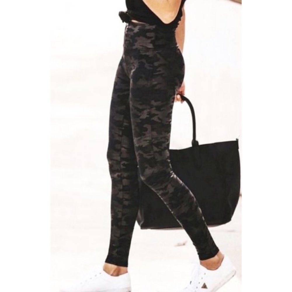 Spanx Faux Leather Camo Leggings Black Camouflage High-Rise Waist Skinny Pants S